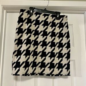 Worthington Modern Knit Black/White Skirt Size M